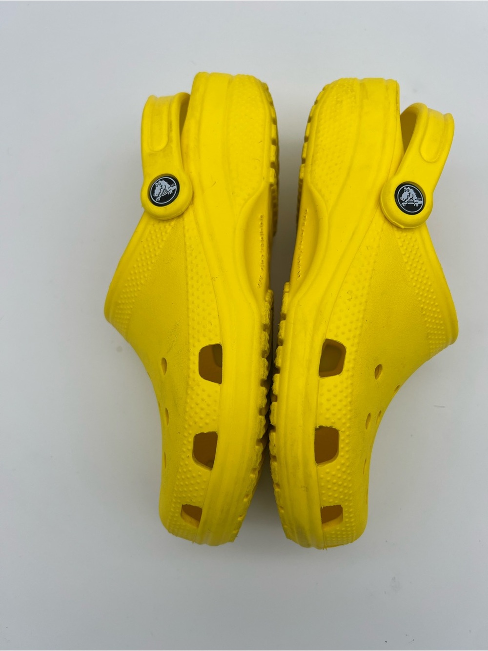 Crocs Women’s size 8 slip on shoes yellow clogs mules - Picture 3 of 9